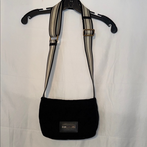 Marc Jacobs Handbags - Marc Jacob’s Mini Puffer Crossbody